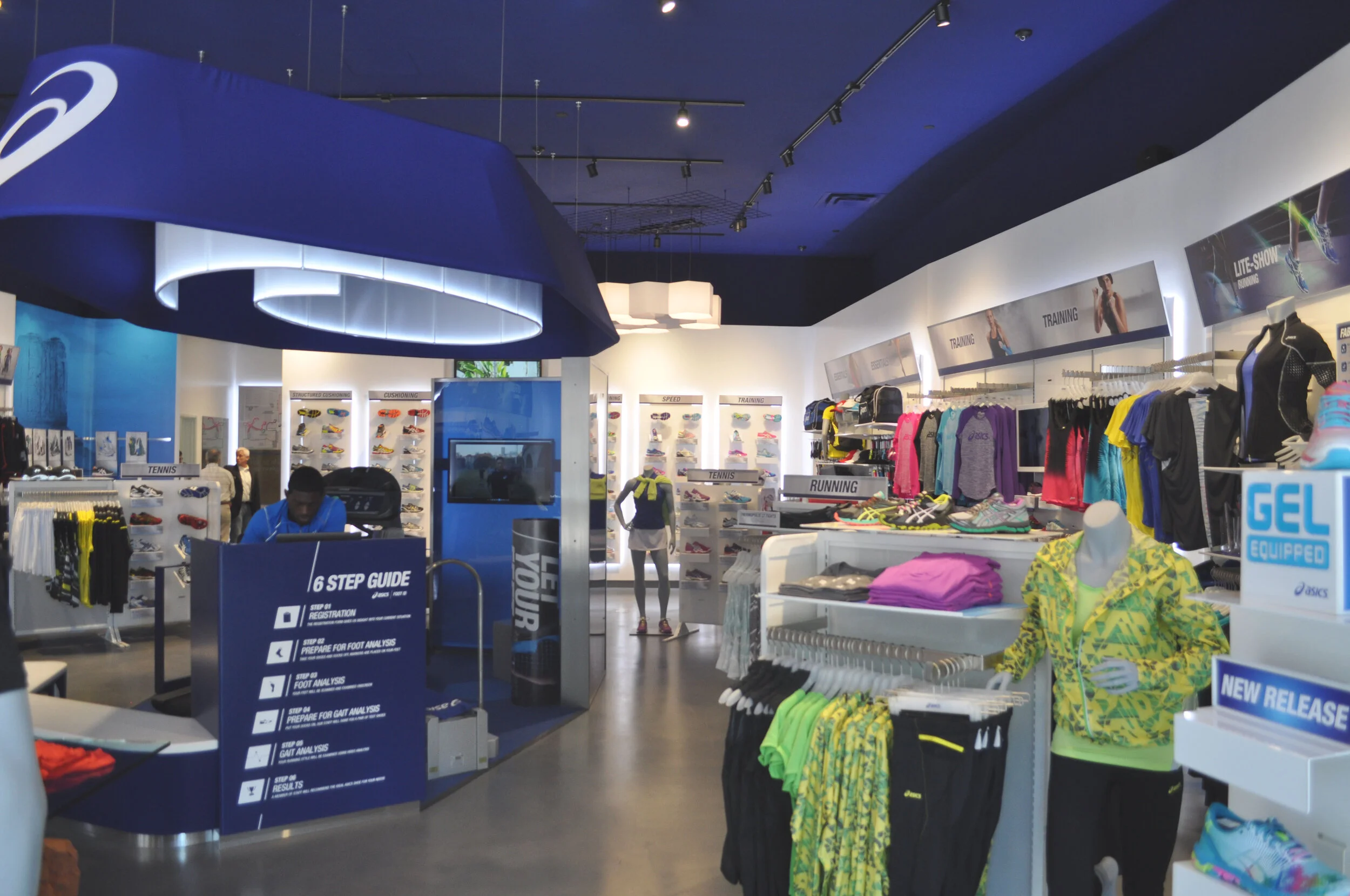 Asics top store kochi